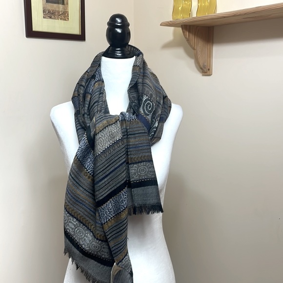 Simply Novelle Women’s Scarf, Color; diff. greys, black, blue’s, diff. brown’s - Picture 15 of 16